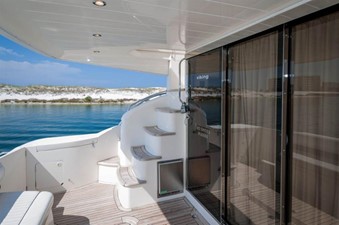 JOLIE 14 Cockpit with Stairs to Bridge