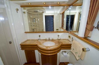 HELENA 5 3rd Bathroom