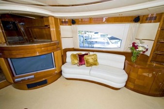 HELENA 10 Port side Salon