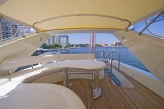 HELENA 29 Flybridge Seating Area