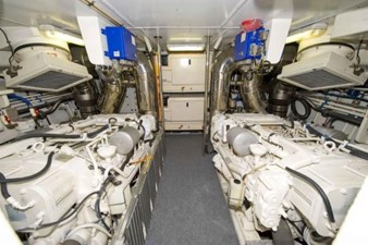 HELENA 32 Engine Room