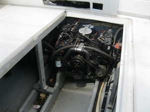 1993 Sea Ray Laguna 29 Walkaround 11 Engine Compartment