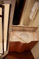 MISS CHECKERS 9 Guest Stateroom Head