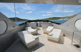 LUMAR 2 Sun deck