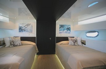 LUMAR 5 Twin cabin