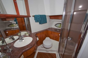 MAGIC EAGLE 18 Guest Bath