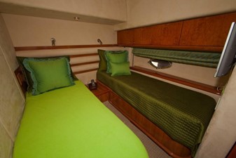 MAGIC EAGLE 19 Twin Stateroom, Port