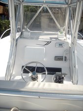 36 Twin Vee 3 Helm