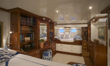 Wanderbird 15 Master Stateroom