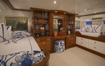 Wanderbird 14 Master Stateroom
