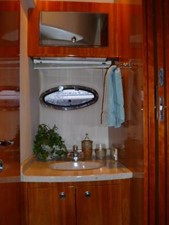 Regal 3860 Commodore 13 Mid cabin Vanity