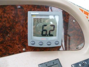 Regal 3860 Commodore 5 Depth Finder