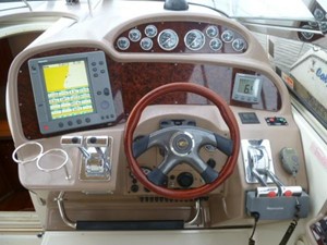 Regal 3860 Commodore 1 Helm
