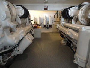 No Name Egg Harbor 30 Engine Room