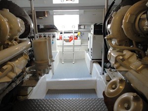 No Name Egg Harbor 31 Engine Room