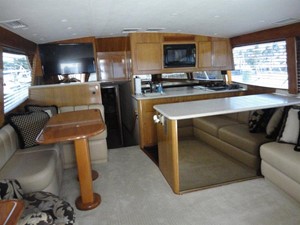 Salon/Galley