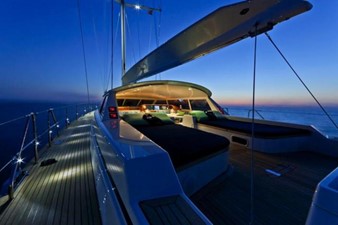 SCORPIONE dei mari 6 Deck at night