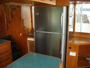 Sea Quester 15 49' DeFever refrigerator-freezer
