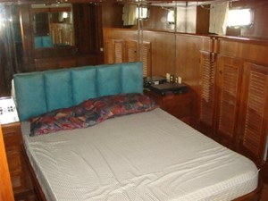 Sea Quester 22 49' DeFever master stateroom