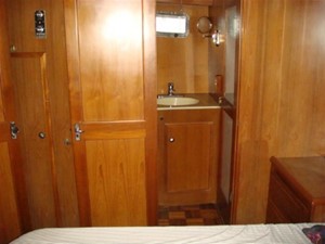 Sea Quester 24 49' DeFever master stateroom starboard