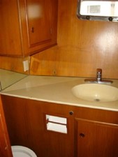 Sea Quester 26 49' Defever master stateroom head