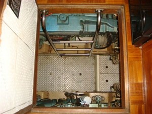 Sea Quester 30 49' DeFever engine room access