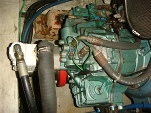 Sea Quester 34 49' DeFever port gearbox