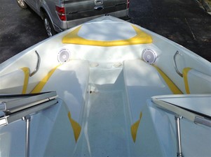 BAJA 202 ISLANDER 7 OPEN BOW WITH CUSHIONS