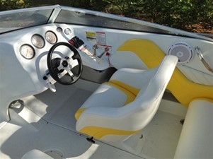 BAJA 202 ISLANDER 13 HELM STATION WITH SWIVEL CAPTAINS CHAIR