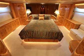 Lady Mazie 5 Master Stateroom