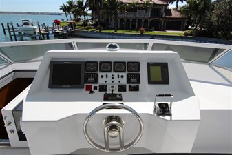 Lady Mazie 13 Flybridge Helm