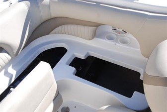 NauticStar 230 DC Sport Deck 10 