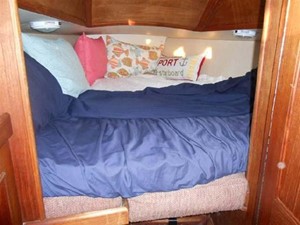 28 Ericson 11 V BERTH