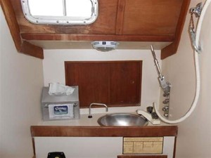 28 Ericson 14 BASIN IN HEAD