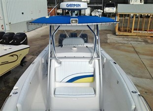 DONZI 35ZF 26 Forward Center Console Seating