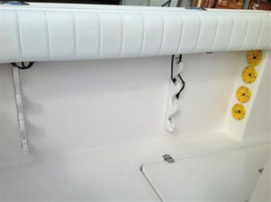 DONZI 35ZF 32 Gunwale Mounted Rod Storage