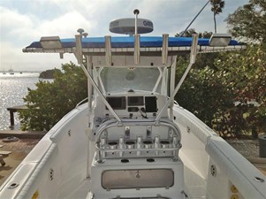 DONZI 35ZF 33 Sanchez Brothers T-Top With Rod Holders & Spreader Lights