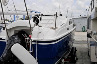 26 MacGregor 26M Sailboat 2010 10 Aft Deck