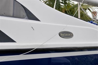 26 MacGregor 26M Sailboat 2010 12 Detail