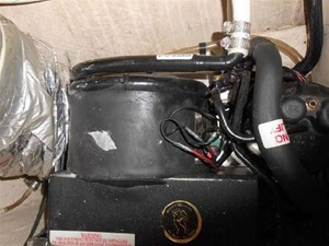 37' 1979 Irwin Center Cockpit 10 