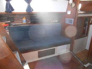 37' 1979 Irwin Center Cockpit 13 