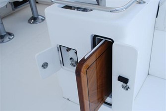 GRACE OF TIDES 51 Table leaf storage - pressure wash, compressed air and fresh water