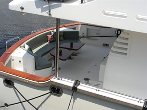 GRACE OF TIDES 53 Cockpit seating and tables