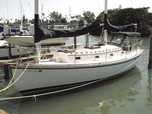 ANNIE LEE 2 Port side view