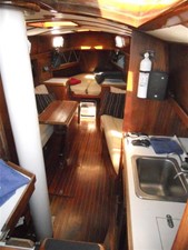 ANNIE LEE 13 Salon from Companionway
