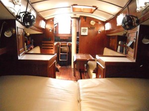 ANNIE LEE 15 Salon looking Aft