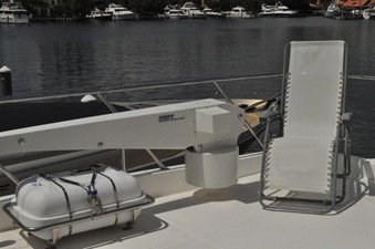 No Name 64 33 Flybridge Deck