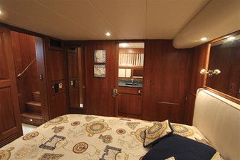 Sunny Days 49 Master Stateroom