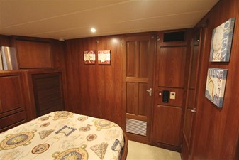 Sunny Days 50 Master Stateroom