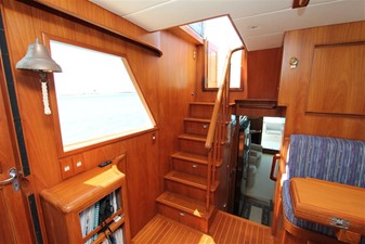 Sunny Days 39 Pilothouse Helm